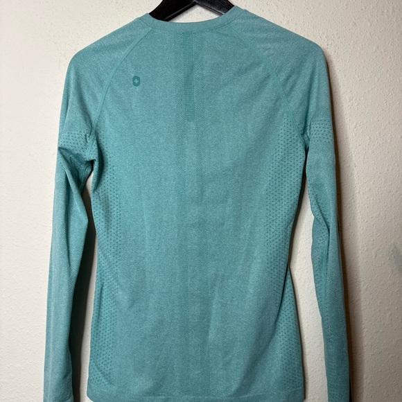 FIGS Limited Hydrogreen Underscrub Salta Seamless Long Sleeve Performance, Small - Picture 3 of 10